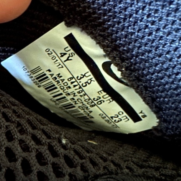 Nike Little Posite Pro GS Big Kid's Size 4Y Dark Grey Heather & Black - Picture 10 of 10